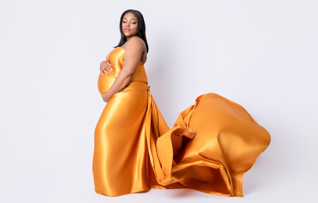 How to Choose the Right Photographer for Your Maternity Photos