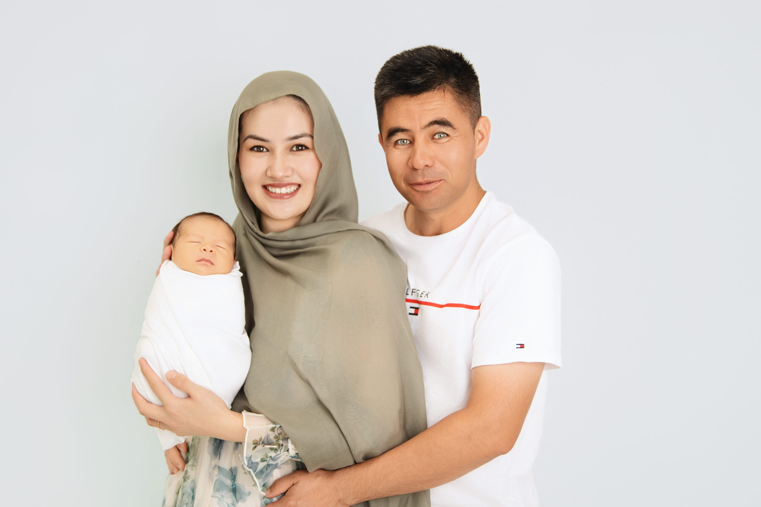 Searching for a newborn photographer in Clyde? Kat Alora Photography offers safe, baby-led newborn photography near Clyde from a luxury Cranbourne North studio. Book early to secure your session.