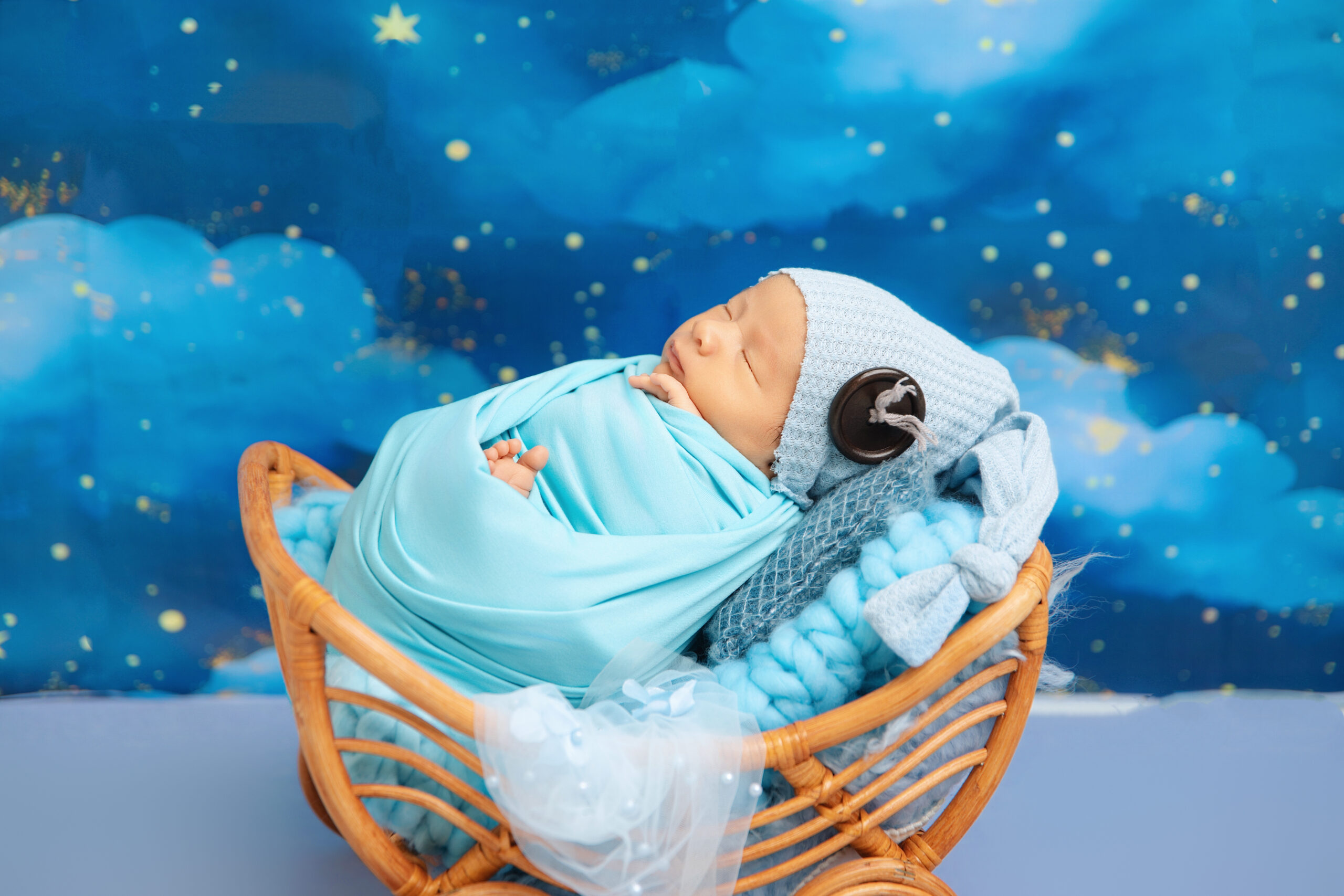 Searching for a newborn photographer in Clyde? Kat Alora Photography offers safe, baby-led newborn photography near Clyde from a luxury Cranbourne North studio. Book early to secure your session.