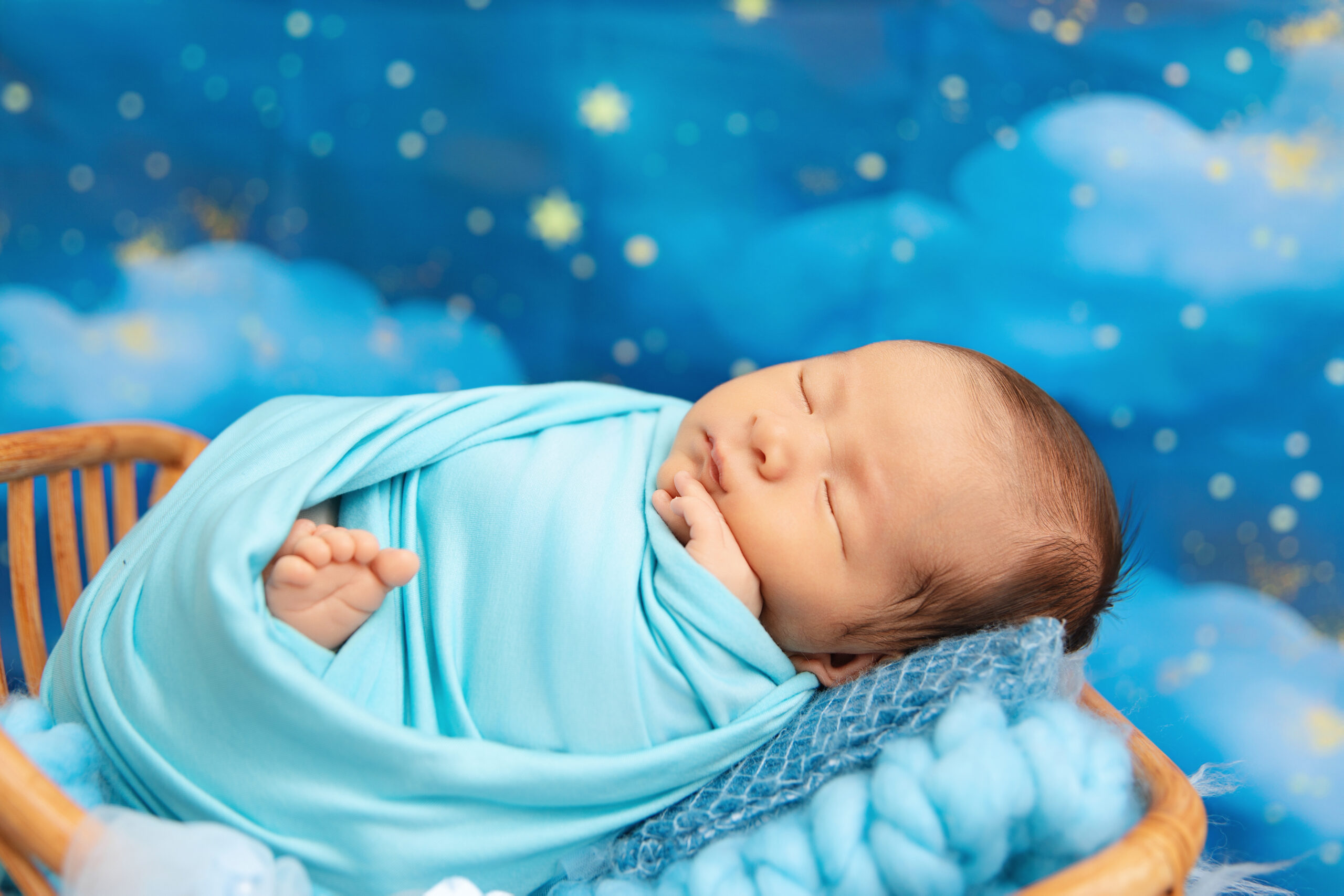 Searching for a newborn photographer in Clyde? Kat Alora Photography offers safe, baby-led newborn photography near Clyde from a luxury Cranbourne North studio. Book early to secure your session.